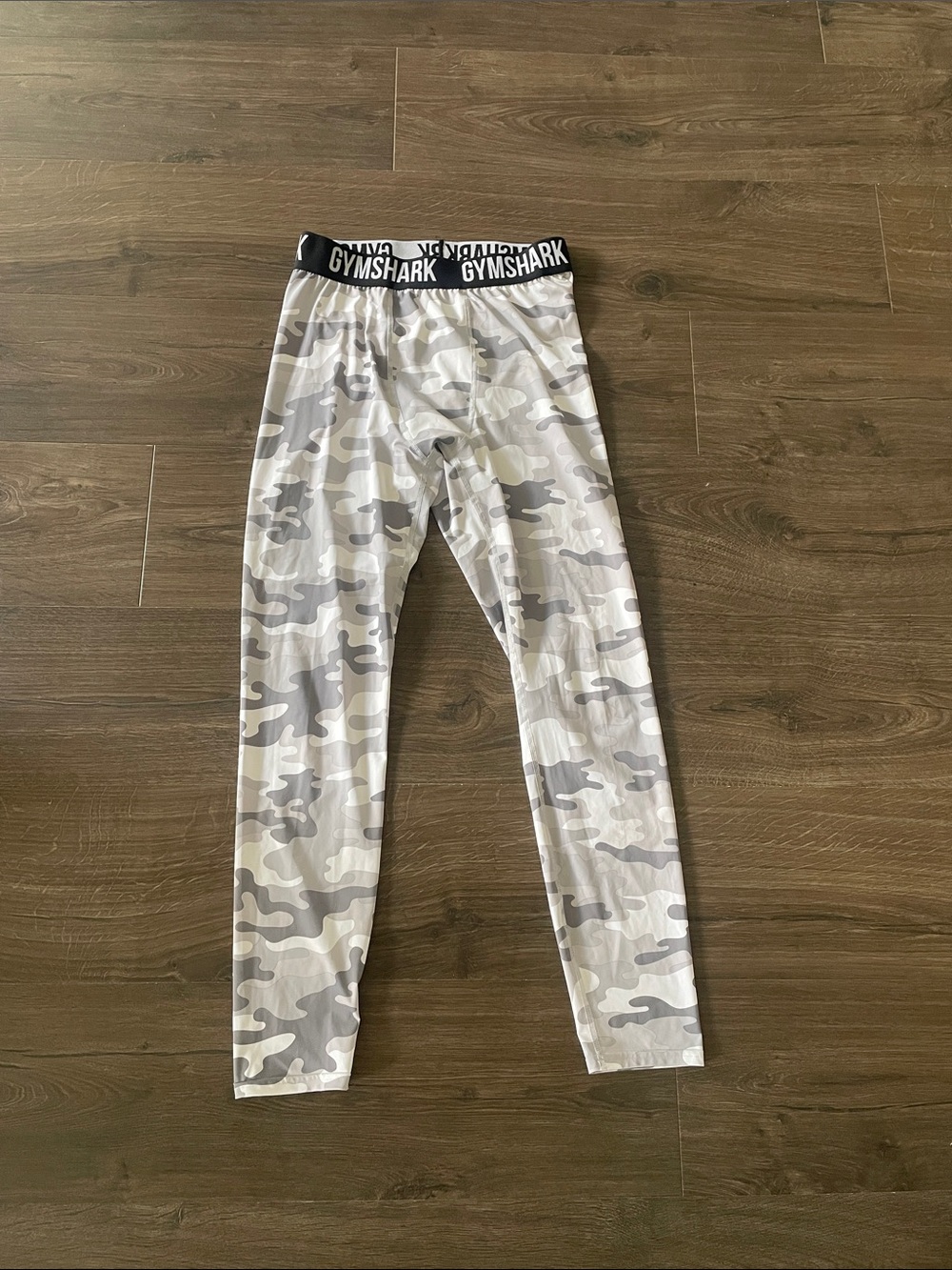 Gymshark Men’s White & Gray Camo Print Athletic Leggings, Size Large